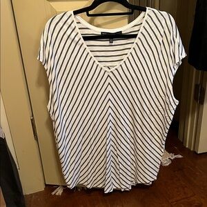Universal Thread Black and White Striped V-Neck Top